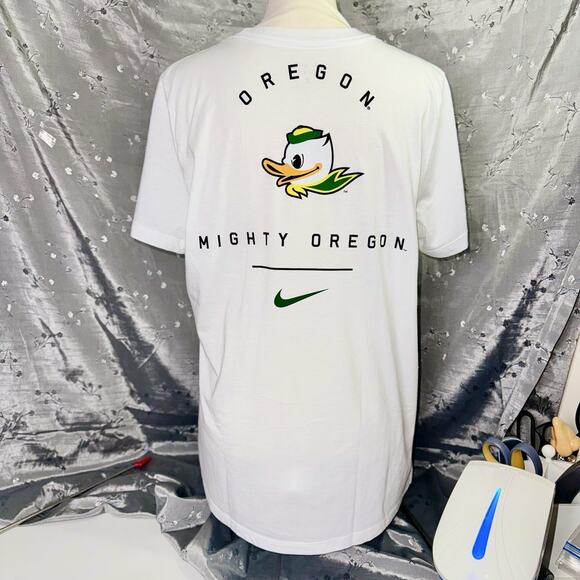 Nike Tee Mighty University Oregon Ducks Women XL White Double Side Puddles Shirt - Picture 3 of 6